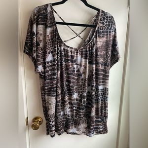 AB Studio - Reptile Brick patterned airy short sleeve tank with cross cross back